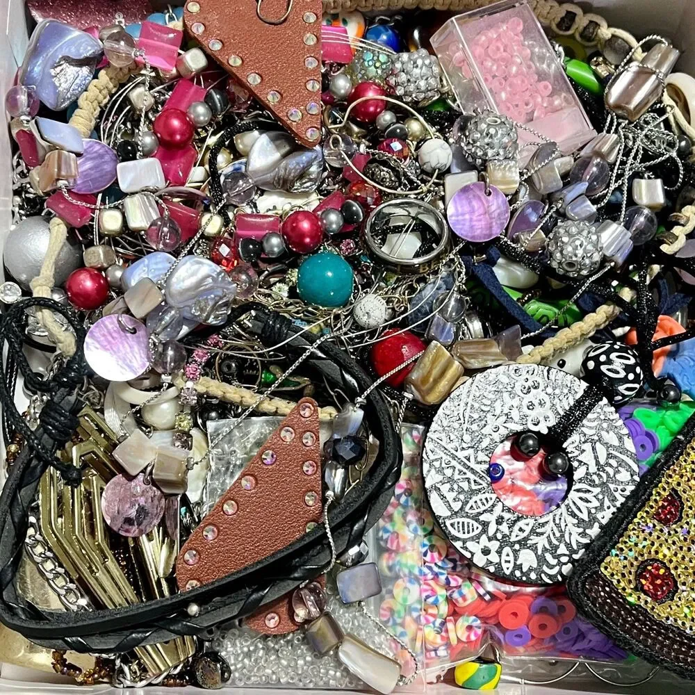 VTG - Now Repurpose Jewelry Rhinestone Beads Charms Harvest Materials Box 1#12.6